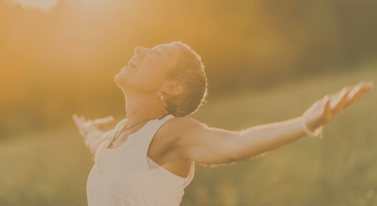 Woman with open arms | The Happy Healing Store